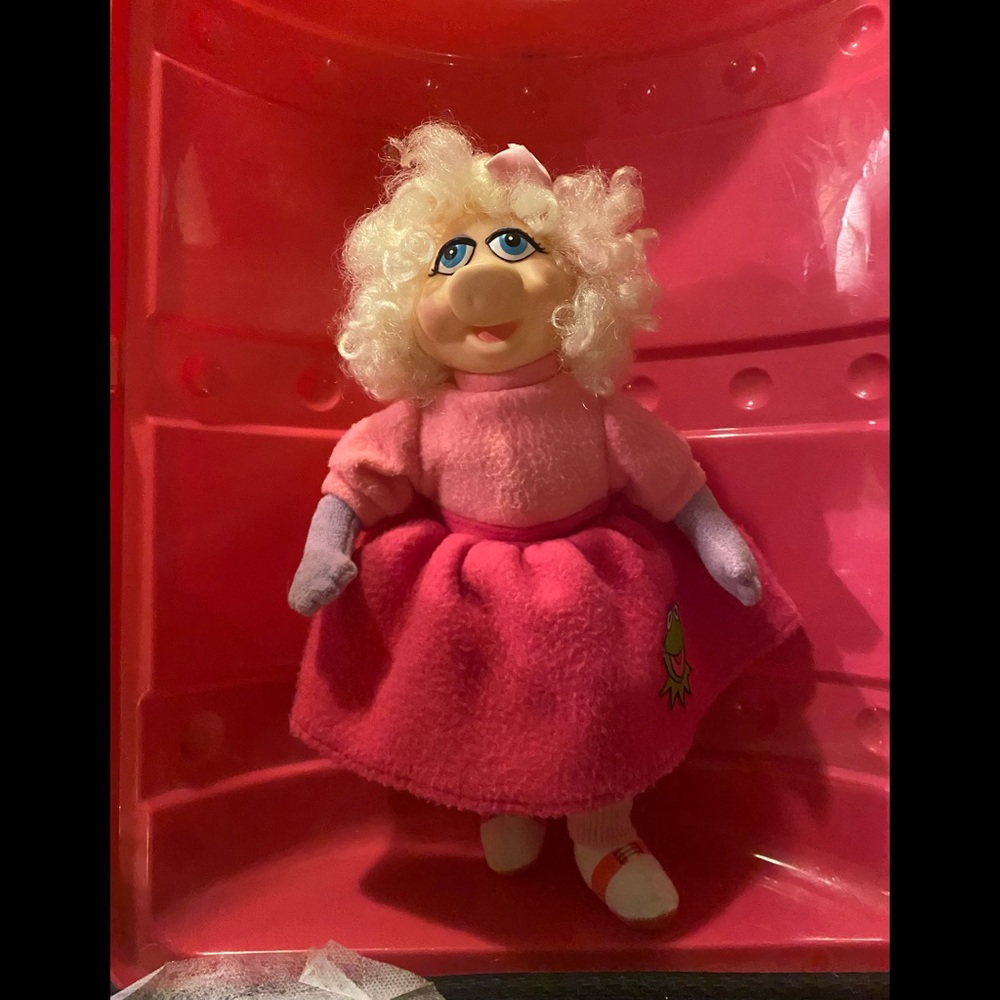 Vintage 1980’s Miss Piggy in Kermit poodle skirt  hard plastic face, plush body